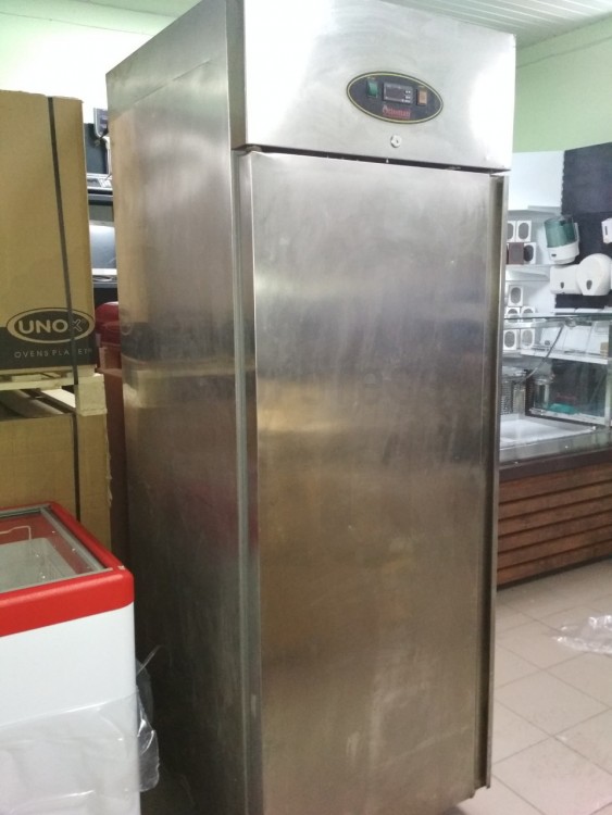 Холодильный шкаф OTTOMAN GM700NTV б/у