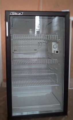 Шкаф холодильный Turbo Air FRS-140R б/у